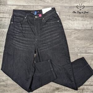 Arizona Jean Co. Juniors Highest Rise Balloon Jeans Size 9